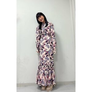 Himena Irei Instagram - ⁡
「推しが武道館いってくれたら死ぬ」公開記念舞台挨拶
お越しくださった方、改めてありがとうございました！
⁡
東京、大阪、岡山と
うちわだったり、皆さんからの生のコールだったり
素敵な景色を沢山見ることができて、あっという間で楽しい時間でした
⁡
帰りの新幹線、ずっと幸せ余韻に浸っていました笑
⁡
劇場版「推しが武道館いってくれたら死ぬ」
もう見てくださった方も、まだの方も
ぜひ劇場で見てください！
大きなスクリーンで推し活を！

👗
@wizzard_fac 
@_vacancy_official 

@the.pr_ 
@atsushi.nakashima 
@jumelle713 

 #推しが武道館いってくれたら死ぬ 
 #推し武道