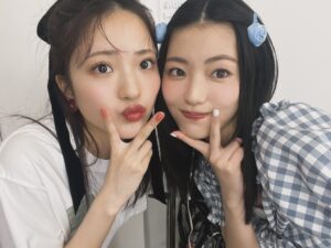 Himena Irei Instagram - ⁡
「Ray」に7月号に登場しています！
ぜひお手に取ってみてください🎀
⁡
里帆ちゃんとのオフショット共に、嬉しいお知らせでした。

⁡
ちなみに里帆ちゃんとお茶した後に撮影のお話を聞いて、
そしたらまさかの同じ日の撮影でびっくり
とっても心強かったです¨̮