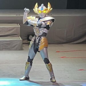 Himena Tsukimiya Instagram - ULTRAMAN NEW GENERATION THE LIVE ブレーザー編　行ってきました！！！！

隣でウルトラショットやっててギンガとビクトリーと写真撮らせてもらって興奮が鳴り止まないです🥹🥹🥹

アリオ八尾にめちゃくちゃウルトラマンもいてびっくり！
小さいお友達たちの楽しそうな声に私までニヤニヤしてしまいました🫶😂

#ウルトラマンブレーザー #ウルトラマン #テレビ東京 #ブレーザー #ウルトラザライブ #隊員 #特撮 #円谷 
#エミの日常 #アオベエミ #搗宮姫奈
 #ultraman  #ultraman_blasar #ultramanblasar #bandai #JAPAN #tsuburaya  #emiaobe #japaneseactres #tokusatsu #himenatsukimiya #超人力覇王 #奥特曼 #超人再現 #อุลตร้าแมน #울트라맨