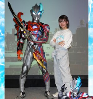 Himena Tsukimiya Instagram - ウルトラヒーローズEXPO ニュージェネレーションワールド IN 東京ソラマチ®
へ遊びに行ってきました！！！！！！！！！
見てください！！！！
このにやけかた！！！！！
顔真っ赤になりながらゼロ様と撮りそのあとは私の仲間のブレーザーとショットを撮りました！！！！！！！！！！

興奮が止まないです！！！！！

みんなもぜっっっったいにいくべき！！！！
4/8までやってるから絶対行くべきです！！！

🎧🐈🔥🥋🔧

#ウルトラマンブレーザー #ウルトラマン #テレビ東京 #ブレーザー #ウルトラExpo #隊員 #特撮 #円谷 
#エミの日常 #アオベエミ #搗宮姫奈
 #ultraman  #ultraman_blasar #ultramanblasar #bandai #JAPAN #tsuburaya  #emiaobe #japaneseactres #tokusatsu #himenatsukimiya #超人力覇王 #奥特曼 #超人再現 #อุลตร้าแมน #울트라맨