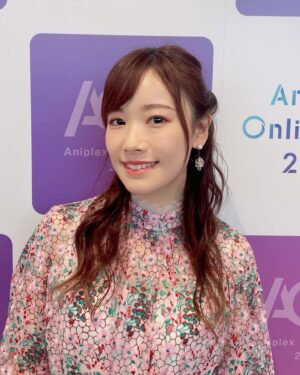 Hina Suguta Instagram - 「Aniplex Online Fest 2022」
ありがとうございました！

短い時間ではありましたが、そのために見てくれた方々ありがとうございます！
石毛さんや着せ恋スタッフのみなさんと裏で続編楽しみですね！とか、今日漫画発売ですね！とか話してる時間の方が長かった気がするわ〜
楽しみにしてくれている皆さんと同じくらい、いやそれ以上に我々がドキドキソワソワワクワクしているみたいです！

今日の衣装みんなに素敵ですねって言われて嬉しかった✨
一瞬しか着れなかったの残念！
また着れる機会あったらいいなぁと思ってます💭
そのときはもっと見せびらかしたいと思います！
この前の赤いドレスも似合ってるって言ってくれてありがとうございます✨可愛かったよね！
いつも素敵な衣装を用意してくれるスタイリストさんに感謝です🤍

Thank you for watching!
See you again!

 #着せ恋