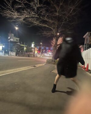 Hinata Sato Instagram - ・
・
舞台挨拶の後に気になっていたお店へ🐉💨

人気でやっぱり並んでて💦
待ってる間寒かったけど最高すぎた🥺✨

絶対また食べたい！！！🍜

#らーめん龍 #東伏見 
#油そば #東京とんこつラーメン #餃子
#ブルーを笑えるその日まで  #吉祥寺
#佐藤ひなた #ひな #06 #ひなdays