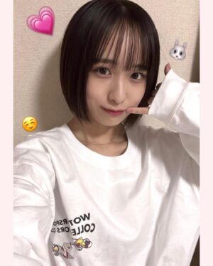 Hinata Sato Instagram - ・
・
🎂8月生まれのみなさま
お誕生日おめでとうございますっ！♡

みなさまにとって素敵な1年になりますように🕊

みんな元気〜？！☀️

ひなはなんとかやってるよ〜！！
暑すぎて溶けそうだよね🥵

一緒に夏を乗り越えようね🫶🏻

#お誕生日 #Happybirthday 
#暑い #熱中症 #気をつけよう 
#アイス #クリーム 派？ #シャリシャリ 派？
#佐藤ひなた #ひな #06 #ひなdays