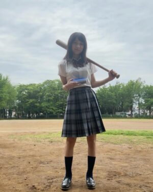 Hinata Sato Instagram - ・
・
‪꒰ঌ  お 知 ら せ  ໒꒱

打首獄門同好会さん の『BUNBUN SUIBUN』 のMVに
マネージャー役でほんの少し出演させていただきました！🎸

中毒性がありすぎて頭から離れなくなるよ⚡️🎶　　YouTubeも観てね！

これからどんどん夏に向かって
気温あがっていくから
みんなも水分補給忘れずに!! 🧊

#打首獄門同好会 さん #BUNBUNSUIBUN #MV #YouTube
#バッド #長すぎて #笑われた 👼🏻
#熱中症対策　#水分補給　#塩分補給　#塩昆布
#野球部　#マネージャー　役
#女子高生 #JK 
#佐藤ひなた #ひな #06 #ひなbiz