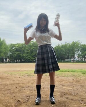 Hinata Sato Instagram - ・
・
‪꒰ঌ  お 知 ら せ  ໒꒱

打首獄門同好会さん の『BUNBUN SUIBUN』 のMVに
マネージャー役でほんの少し出演させていただきました！🎸

中毒性がありすぎて頭から離れなくなるよ⚡️🎶　　YouTubeも観てね！

これからどんどん夏に向かって
気温あがっていくから
みんなも水分補給忘れずに!! 🧊

#打首獄門同好会 さん #BUNBUNSUIBUN #MV #YouTube
#バッド #長すぎて #笑われた 👼🏻
#熱中症対策　#水分補給　#塩分補給　#塩昆布
#野球部　#マネージャー　役
#女子高生 #JK 
#佐藤ひなた #ひな #06 #ひなbiz