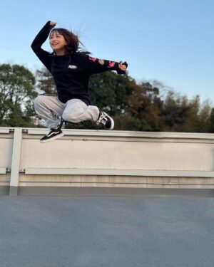 Hinata Sato Instagram - ・
・
🎂4月生まれのみなさま
お誕生日おめでとうございますっ！♡

みなさまにとって素敵な1年になりますように🕊

新年度スタートだね🌸

ひなはもう高校2年生…ﾊﾔｲ、
高校2年生は1年生の時以上に活躍します！(宣誓)

みなさんお互いがんばろーねっ！👧🏻💗

📱ちなみにiphoneのみなさんアップデートした？🤔
かわちい絵文字増えたのうれしい🫚 使っていこ！

#ハッピーバースデー #お祝い 
#新学期 #新年度　#新たな気持ち で #がんばろう ！
#iPhone #アップデート#絵文字 
#佐藤ひなた #ひな #06 #ひなdays