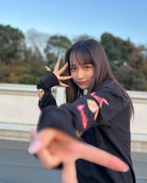 Hinata Sato Instagram - ・
・
🎂4月生まれのみなさま
お誕生日おめでとうございますっ！♡

みなさまにとって素敵な1年になりますように🕊

新年度スタートだね🌸

ひなはもう高校2年生…ﾊﾔｲ、
高校2年生は1年生の時以上に活躍します！(宣誓)

みなさんお互いがんばろーねっ！👧🏻💗

📱ちなみにiphoneのみなさんアップデートした？🤔
かわちい絵文字増えたのうれしい🫚 使っていこ！

#ハッピーバースデー #お祝い 
#新学期 #新年度　#新たな気持ち で #がんばろう ！
#iPhone #アップデート#絵文字 
#佐藤ひなた #ひな #06 #ひなdays