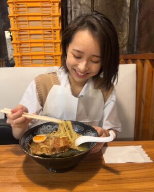 Hinata Sato Instagram - ・
・
久しぶりに来たけど最高すぎ^ _ ̫ _ ^ ♡

ハンカチをエプロンみたいに
しようとしてたら……

店員さんが紙エプロン持ってきてくれて
めちゃくちゃ優しかった🥺ｶﾝｼｬ

#久しぶり #金伝丸 
#食べかけ #味玉 
#食べてから #撮ってないことに気づいた 
#ラーメン #ラーメン女子 
#佐藤ひなた #ひな #06 #ひなdays