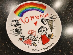 Hiro Mizushima Instagram - うれしすぎ☺︎
#父の日プレゼント #長女 #fathersdaygift from my #daughter #love #家族 #familylife 
なんでいつも名前なんだろ🤣