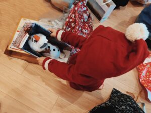 Hiro Mizushima Instagram - It’s the best time of the year☺︎
🎄Merry Christmas y’all🎄
#holynight #Xmassanta #sisters