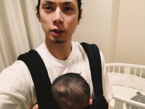 Hiro Mizushima Instagram - 長女のライバル？w
#babygirl #娘 #次女 #baby #stayhome #blog