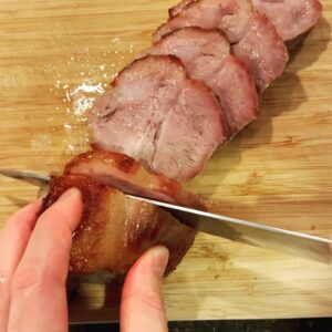 Hiro Mizushima Instagram - レシピは明日の #ヒロメシ 炒飯の回で
うちはニンニクをヒトカケ足したり
焼き時間がちょい違うけど
#焼き豚 #家でヒロメシ #おうち時間 #stayhome #stayathome #cooking #grilledpork #hiromeshi #hiromeshiathome #今日の昼ごはん #ストーリーズ #stories