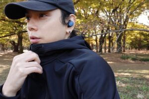 Hiro Mizushima Instagram - 臨場感あふれるオーディオで
運動中も心が弾む
着け心地は快適で
安定した装着感が最後まで持続
いいね〜@bose

#BOSE
#BoseEarbuds 
#FeelItAll
#BoseAmbassador