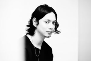 Hiro Mizushima Instagram - みんな
元気か？