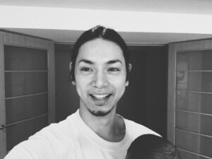 Hiro Mizushima Instagram - 誕生日おじさんと次女のあたま☺︎
#誕生日 #april13 #36 #stayhome #おうち時間 #家にいよう #家にいるだけで世界は救える #donothingsavetheworld #letsnotscrewthisup #stayhomestaysafe #togetherathome #hbd #ねがいぼし