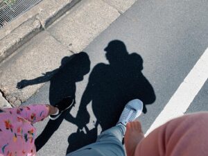 Hiro Mizushima Instagram - #長女 #5歳 #父 #36歳 #次女 #0歳