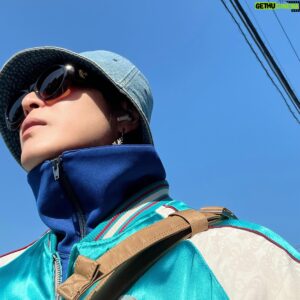Hirofumi Araki Instagram - ミュージカル「刀剣乱舞」を観劇。
プレーヤー一人一人が自分に課した何かと向き合い、その真摯な姿が周りにも伝染し、高め合った結果辿り着けた姿はとても美しかった。
まだまだ始まったばかり。
最後まで無事に終えられる事を祈り、応援しています。

あの本丸に戻れた時に恥ずかしくない姿でいられるように研鑽しなくては。

#ミュージカル刀剣乱舞