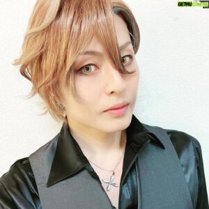 Hirofumi Araki Instagram - RepLIVE、まだまだ続きます。
他のディビジョンの応援も宜しくお願いします。
ヒプステ全体が盛り上がり、この作品がたくさんの方に愛される事を願っています。

#ヒプノシスマイク
#replive
#ヒプステ
#麻天狼
#伊弉冉一二三