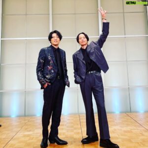 Hirofumi Araki Instagram - ほぼ毎日共に模索中。

#赤ひげ
#崎山つばさ