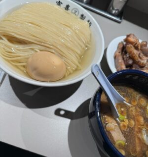 Hiroki Yasumoto Instagram - 麺も恐ろしく美味いがつけ汁も素晴らしいよね
#つけ