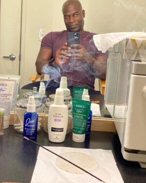 Hisham Tawfiq Instagram - Smoke and Mirrors Photo Shoot, Lights Camera Action 😎