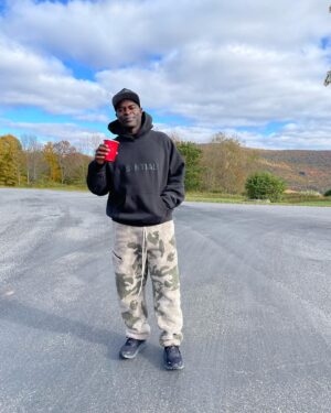 Hisham Tawfiq Instagram - I don’t drink but always wanted to take a picture with a Red Solo Cup, so here’s my phot shoot. 🤗🤷🏿