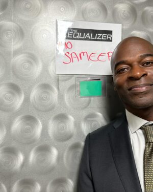 Hisham Tawfiq Instagram - Please join me tonight  Sunday at 8pm on CBS as Sameer Bentang on the @theequalizercbs. Had an amazing time with the cast of Equalizer and the amazing  @staceysargeant  who plays my wife Hiba Bentang and the rest of the Bentang family.  Directed by my brother @slick_naim 🙌🏿. #equalizer #Harlem #earbuffs