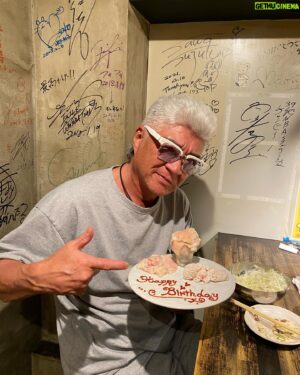 Hitoshi Ozawa Instagram - おはようさん❗️
昨夜、焼肉173から
誕生日ホルモン・プレート貰った
名古屋では肉ケーキ
どんだけ肉好きかよ⁉️
大好きだ🍖
そこからの今朝は
あんかけかた焼きそばの
チャンポン味で❗️