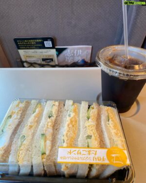 Hitoshi Ozawa Instagram - おはようさん❗️
昨夜、一足早い誕生ケーキを
貰ったが、写真が必ず怖い顔🥸
てなことて、東京にトンボ帰り❗️
さらば京都👍