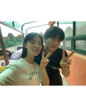 Ho Joon Instagram - 나의 one pick
전여빈누님이랑 갸루피스 했다.
초대해 주셔서 감사해요🤍
오늘 행복을 기억하자🤍
22.06.19📸
@jeon.yeobeen