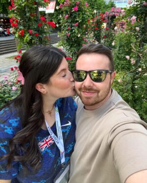 Hollie Arnold Instagram - 𝙼𝚎𝚎𝚝 𝚖𝚎 𝚒𝚗 𝙺𝚘𝚋𝚎 😍🌸🎌
•
•
#travel #love #boyfriend #happy #kobe #worldchampionships