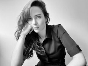 Holly Deveaux Instagram - After a long day of feeling neither glamorous nor put together, I hereby throwback Thursday to business chic Holly. I’m sure I was between meetings when this candid shot was snapped. #selfie