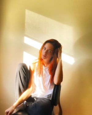 Holly Deveaux Instagram - 🌞🕰