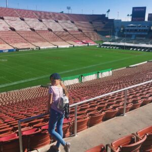 Holly J. Barrett Instagram - @hunterkingactress and I sold out the whole stadium..👊🏼😂#LifeInPieces