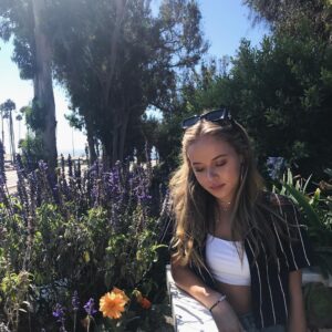 Holly J. Barrett Instagram - 🎈