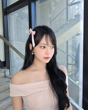 Hong Eun-chae Instagram - 🎀널 만나 interview