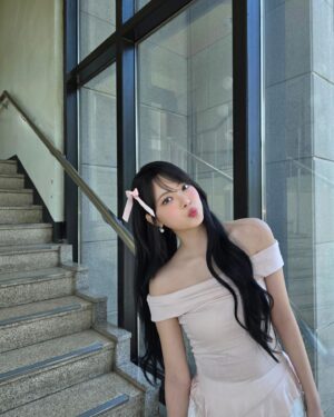 Hong Eun-chae Instagram - 🎀널 만나 interview