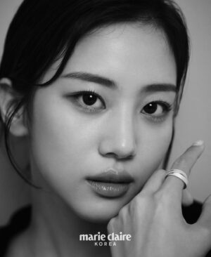 Hong Hwa-yeon Instagram - I am UNICEF TEAM ❤️
@bhent_official @unicef_kr @marieclairekorea