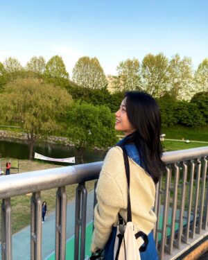 Hong Hwa-yeon Instagram - 광합성💚