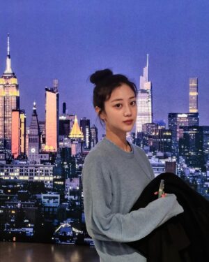 Hong Hwa-yeon Instagram - 봄님을 기다리며 🐾🐾