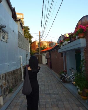 Hong Hwa-yeon Instagram - 🎐🎐🌹