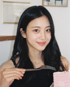 Actress Hong Hwa-yeon HD Instagram Photos and Wallpapers April 2024