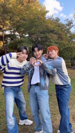 Hong Joo-chan Instagram - 달콤한 어둠 속을 헤매고 싶어💙 #Feelme_Challenge

#GoldenChild #골든차일드 #GNCD
#Feelme #Feel_GNCD #Challenge
#이대열 #Y #TAG #배승민
#봉재현 #김지범 #김동현 #홍주찬 #최보민
#LEEDAEYEOL #CHOISUNGYUN #LEEJANGJUN #SONYOUNGTAEK #BAESEUNGMIN
#BONGJAEHYUN #KIMJIBEOM #KIMDONGHYUN #HONGJOOCHAN #CHOIBOMIN