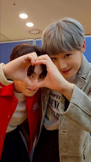 Hong Joo-chan Instagram - Do It Do It Do It your way and move💞 #영재 님과 함께한 #Feelme_Challenge

#GoldenChild #골든차일드 #GNCD
#Feelme #Feel_GNCD #Challenge
#YOUNGJAE 
#이대열 #Y #이장준 #TAG #배승민
#봉재현 #김지범 #김동현 #홍주찬 #최보민
#LEEDAEYEOL #CHOISUNGYUN #LEEJANGJUN #SONYOUNGTAEK #BAESEUNGMIN
#BONGJAEHYUN #KIMJIBEOM #KIMDONGHYUN #HONGJOOCHAN #CHOIBOMIN