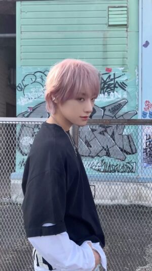 Hong Joo-chan Instagram - #TAG 를 느껴봐 지금 Now ✨ #Feelme_Challenge #GoldenChild #골든차일드 #shorts

#GoldenChild #GNCD
#Feelme #Feel_GNCD #Dear
#이대열 #Y #이장준 #배승민
#봉재현 #김동현 #홍주찬 #최보민
#LEEDAEYEOL #CHOISUNGYUN #LEEJANGJUN #SONYOUNGTAEK #BAESEUNGMIN
#BONGJAEHYUN #KIMJIBEOM #KIMDONGHYUN #HONGJOOCHAN #CHOIBOMIN