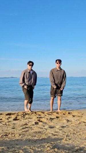 Hong Joo-chan Instagram - 바다에서 Feel me feel me 🌊 주(찬)문(태)을 외워봐🪄 #문태 님과 함께한 #Feelme_Challenge #GoldenChild #골든차일드 

#GNCD
#이대열 #Y #이장준 #TAG #배승민 
#봉재현 #김지범 #김동현 #홍주찬 #최보민
#LEEDAEYEOL #CHOISUNGYUN #LEEJANGJUN #SONYOUNGTAEK #BAESEUNGMIN
#BONGJAEHYUN #KIMJIBEOM #KIMDONGHYUN #HONGJOOCHAN #CHOIBOMIN