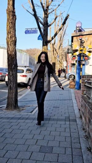 Hong Seo-hee Instagram - 아이씬나💞