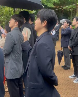 Hong Seok-cheon Instagram - 시완아 사랑해  려욱 결혼식에서 바다의 아름다운 축가를 듣는 시완이가 너무 귀여워서  나도 모르게  내뱉은 한마디  시완아 사랑해  ㅎㅎㅎㅎ  챌린지할까여 ?? #임시완  #려욱 #바다 #결혼