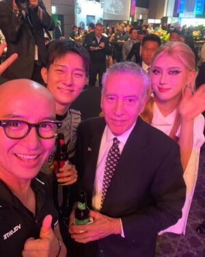 Hong Seok-cheon Instagram - 미국독립기념일 기념행사  미국대사님  대니구  너무 방가운 얼굴들이 많네여  다들 행복해여