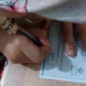 Hossein Darabi Instagram - دختر خانوم کلاس اولی ما هم تو رأی دادن شریک شد😍 برای امنیت کشور برای امنیت فرزندانتون هم که شده، بربد رای بدید